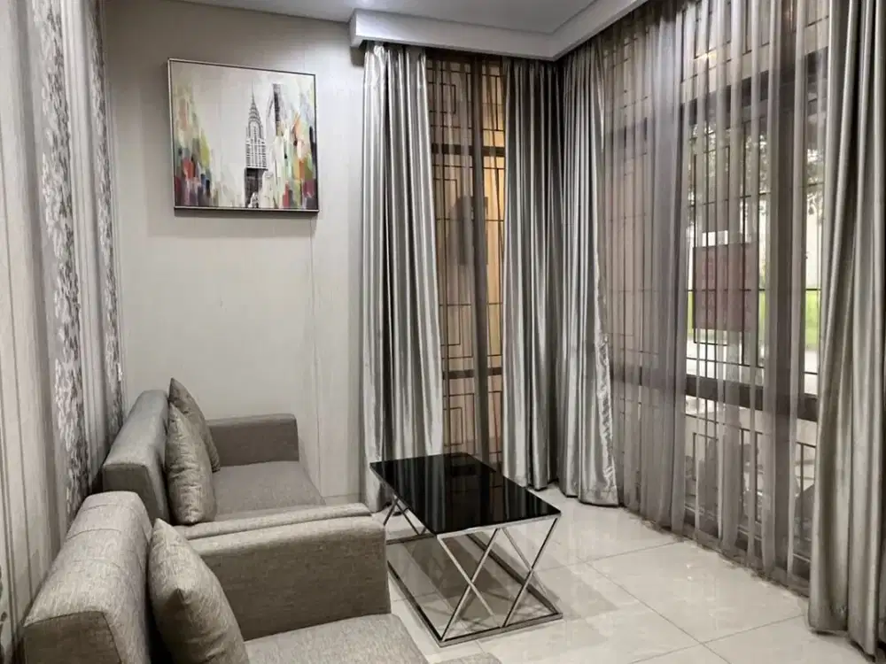 Rumah Mewah Full Furnished 4+1 Kamar di Cluster Summer Bliss Lippo Cikarang