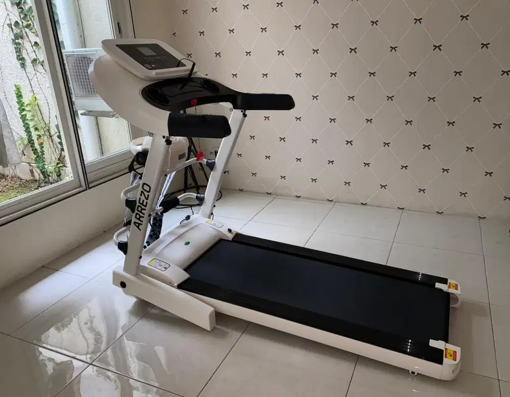 TREADMILL ELEKTRIK - IREBORN ARREZO