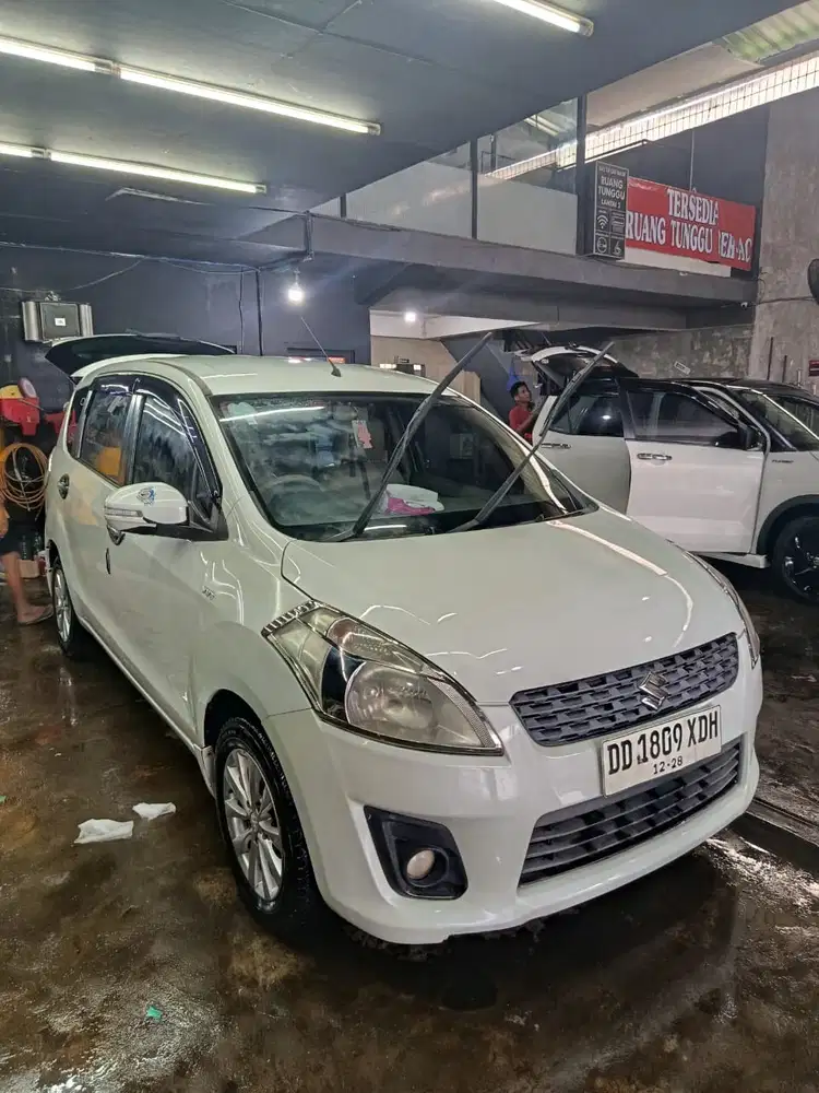 Mobil Ertiga 2012 MT