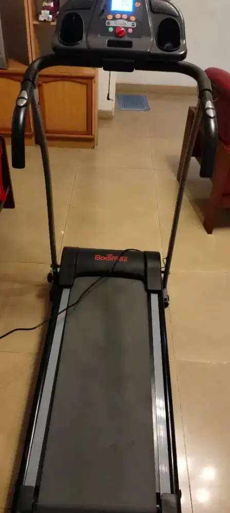 Bodymax running machine alat treadmill