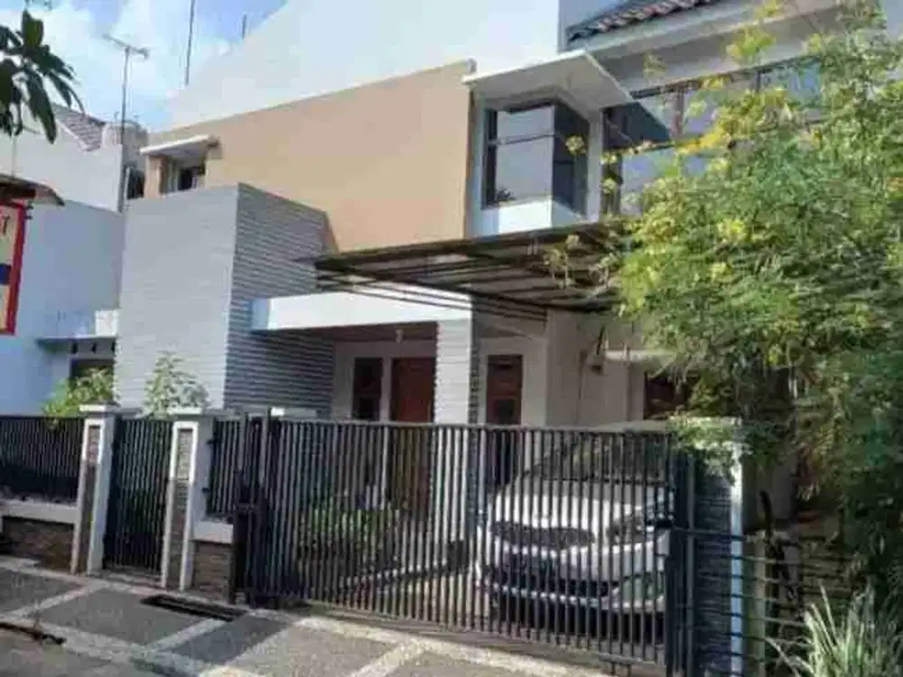 rumah 2lt di Jatinegara indah