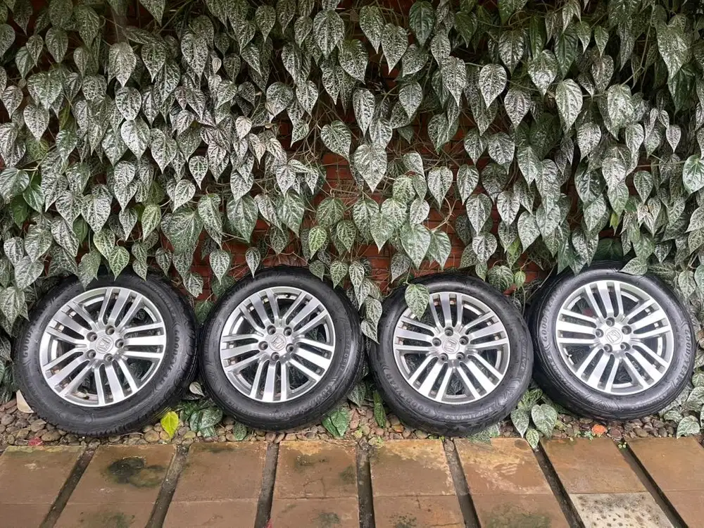 Velg R17 OEM Elysion dan ban 215/60 R17