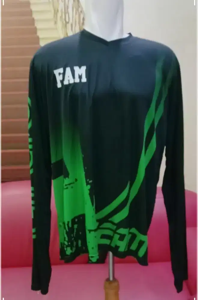 Jersey sepeda
Unisex
Lengan panjang
Nyaman untuk
gowes

Ld 130-140 cm