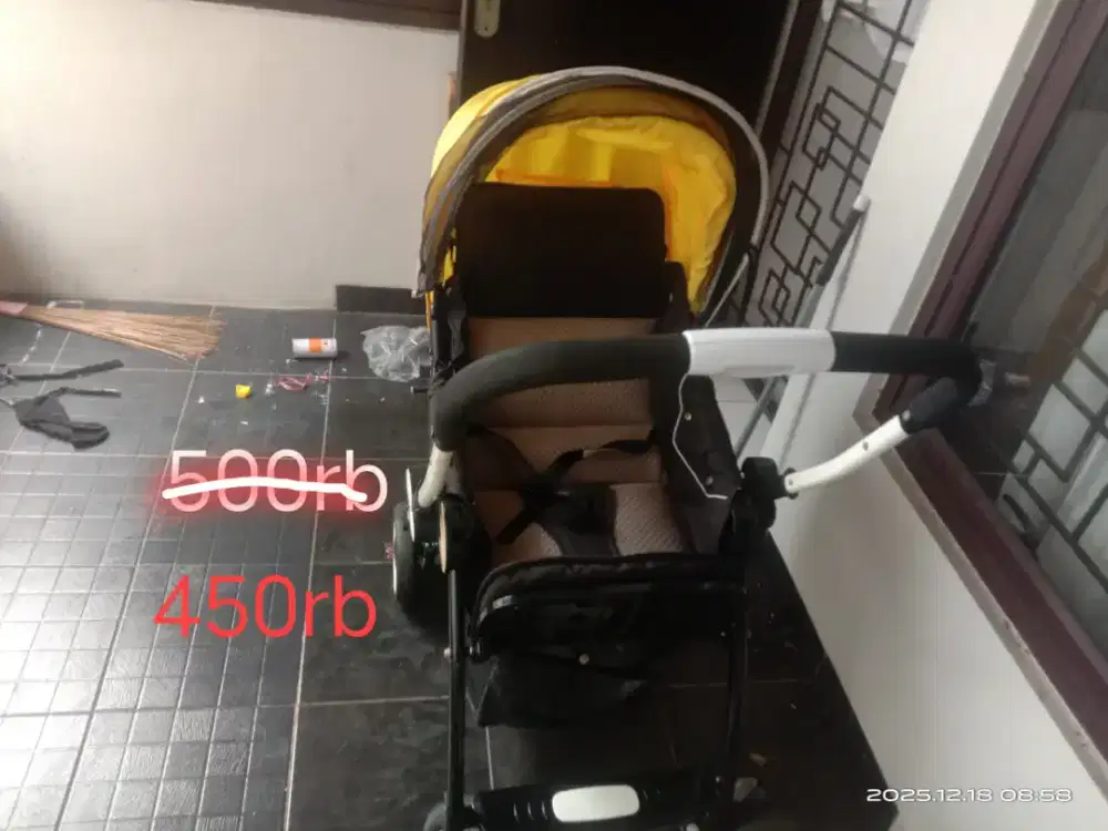 Stroller bayi kuning (bekas kondisi ok)