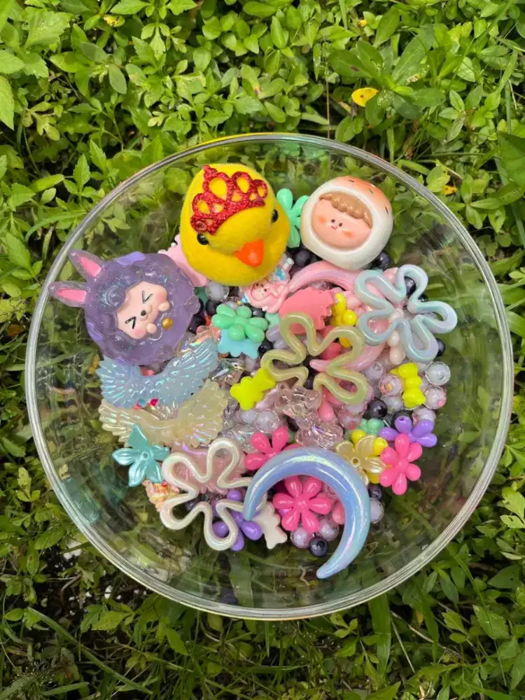 Lowongan host live manik manik