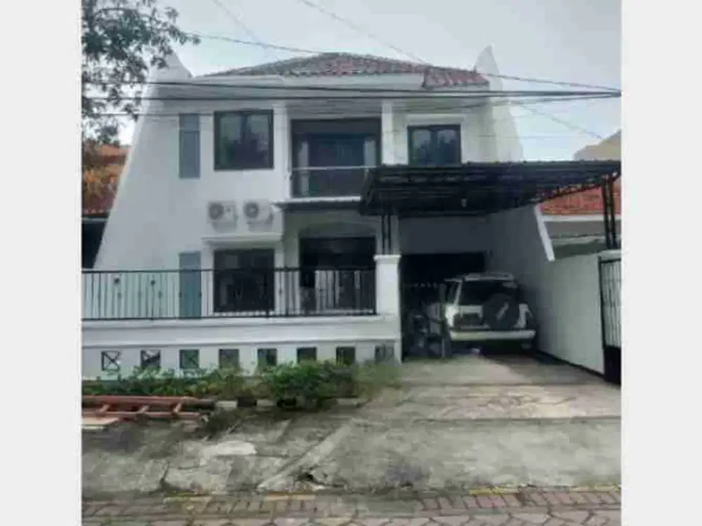 Disewakan Rumah 2 Lt Baru Renovasi Jl Dukuh Kupang Timur