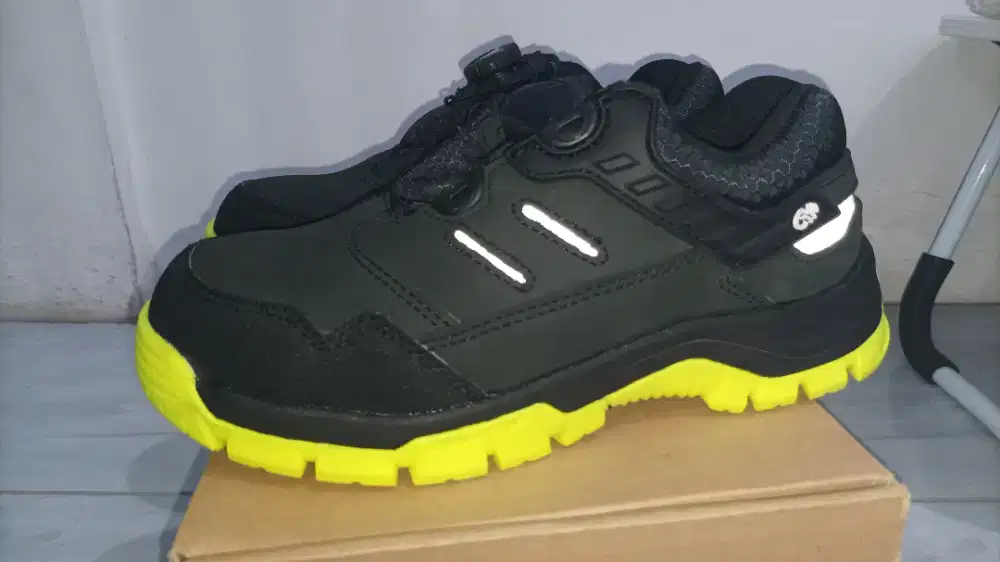 Sepatu safety jaminan mutu