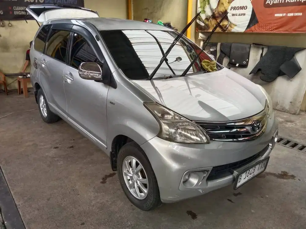 toyota avanza (2013)