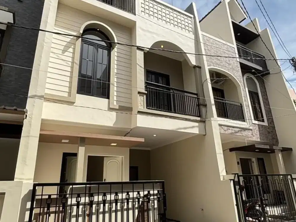 Rumah 3 Lt Minimalis Siap Huni Dekat UB di Ikan Ikan Lowokwaru Malang