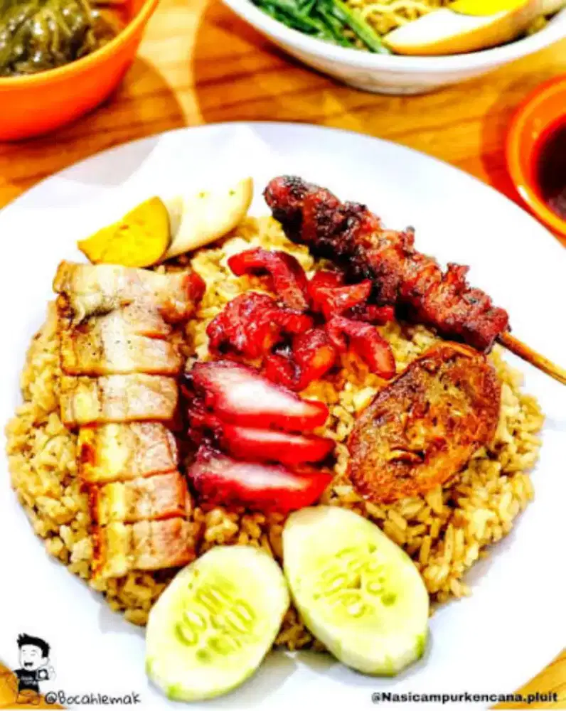 Pembuat babi panggang, chasio, nasi campur dll