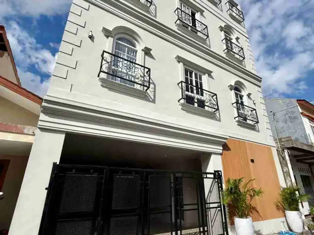 DIJUAL KOST EXCLUSIVE FULL FURNISH 3LANTAI KONSEP MODEREN JAKAL KM 14