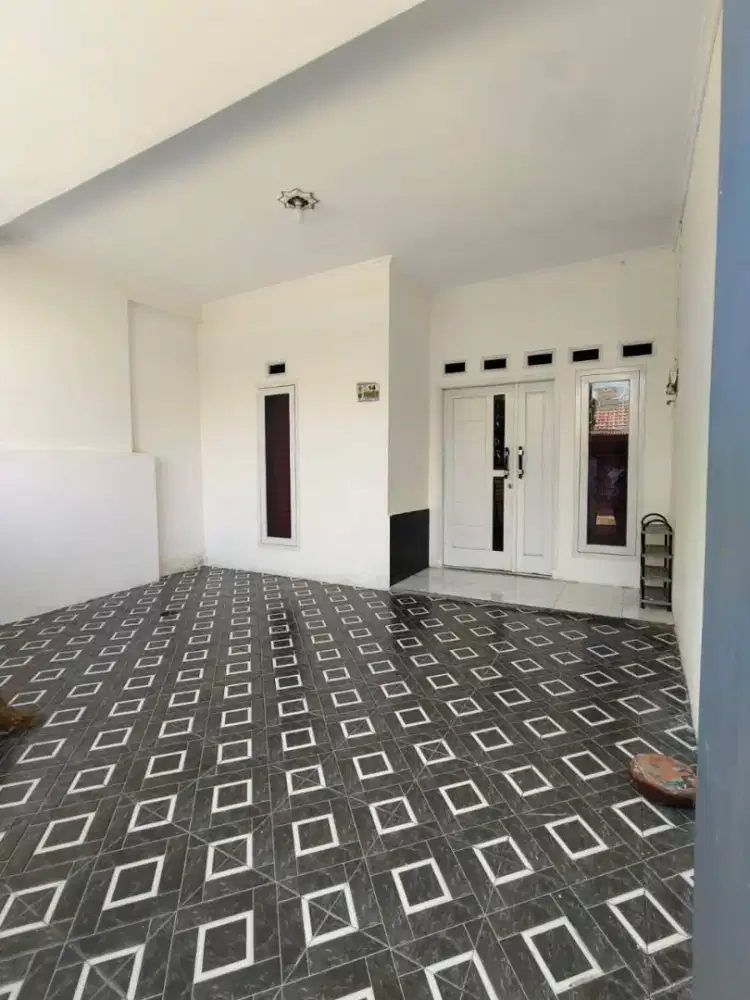 Di Kontrakan 1 Rumah Tahunan