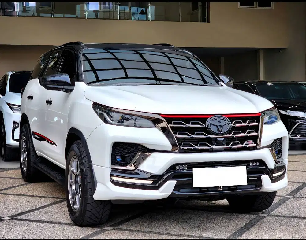 TOYOTA FORTUNER FACELIFT DIESEL TRD SPORTIVO AUTOMATIC 2021 PUTIH