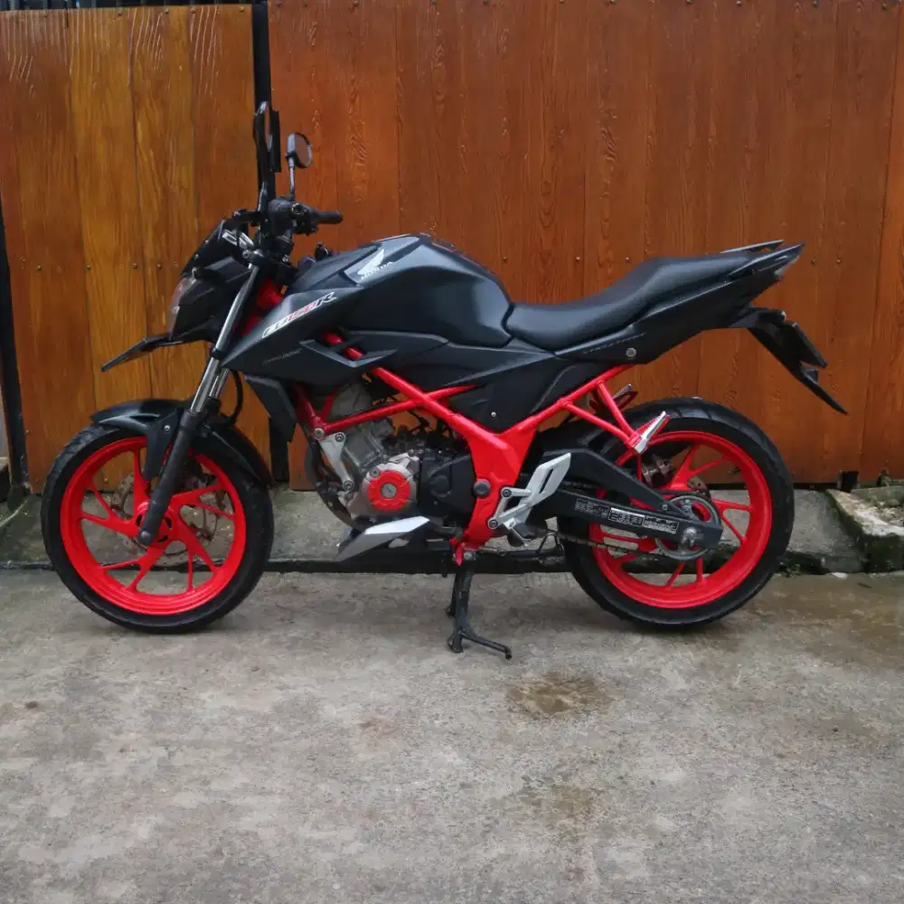 HONDA CB150R TAHUN 2016 PAJA PANJANG SIAP PAKAI NO KENDALA