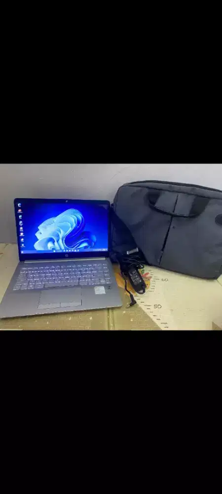 Forsale Laptop Hp 14s-cf warna silver