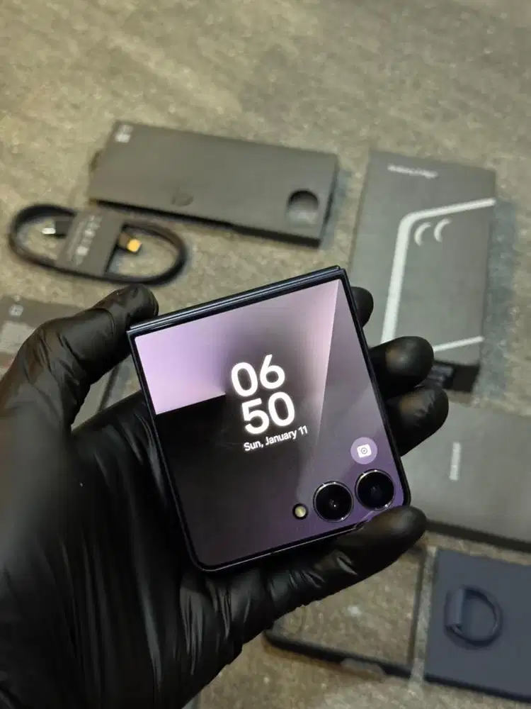 Samsung Galaxy Z Flip 7 JetBlack 512gb Resmi Fullset