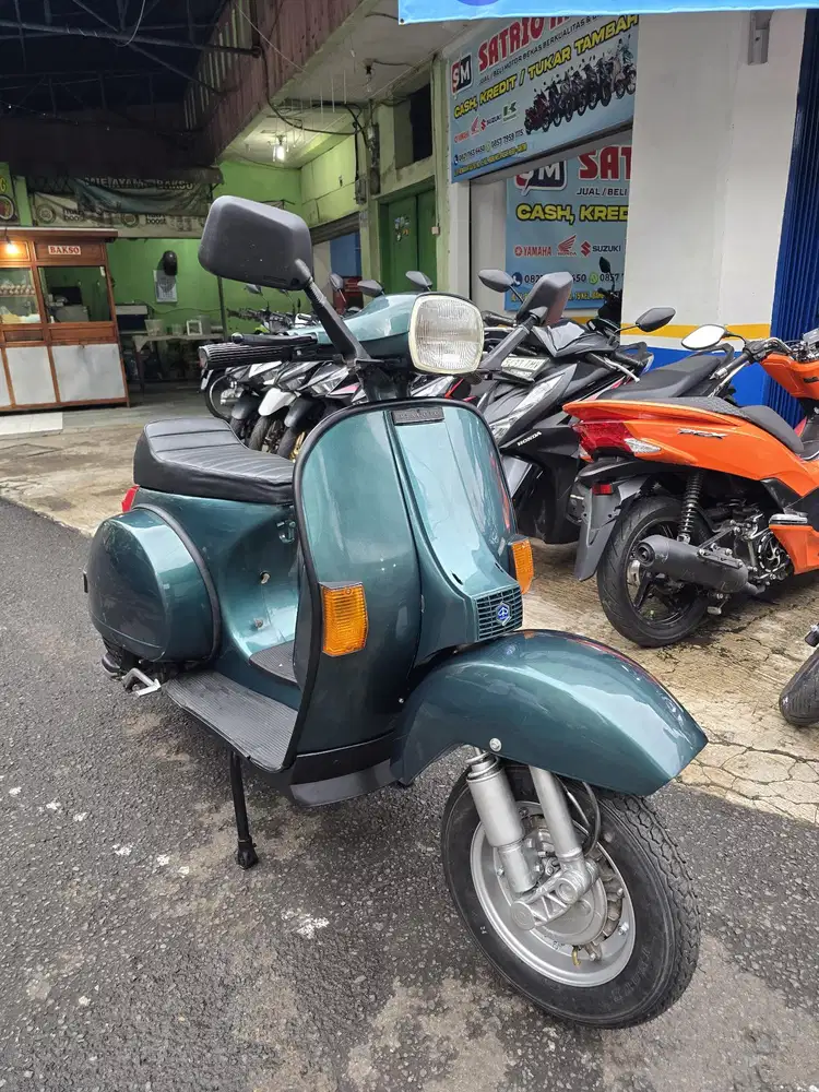 DIJUAL CASH VESPA EXCLUSIVE 150 THN 1997 PAJAK IDUP SIAP PAKAI