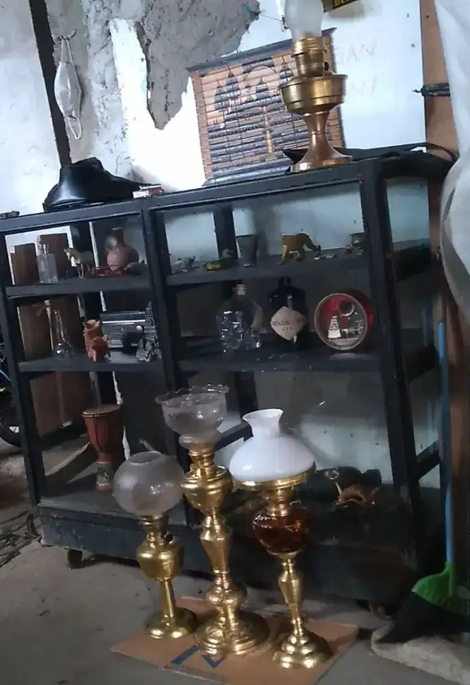 Lampu minyak Kuningan dan tembaga