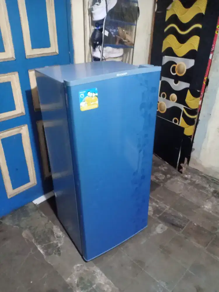 Jual kulkas Sharp 1 pintu dingin dan beku normal bisa diantar