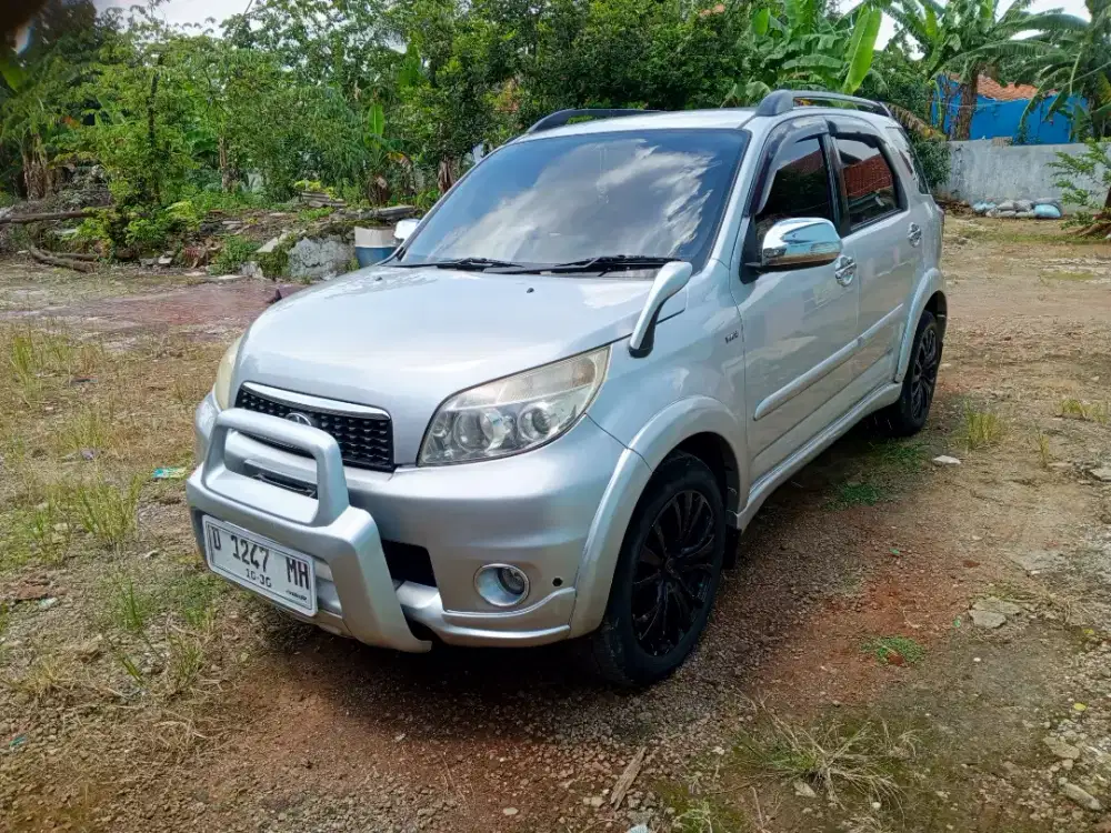 Dijual Toyota Rush tipe S Manual 2012