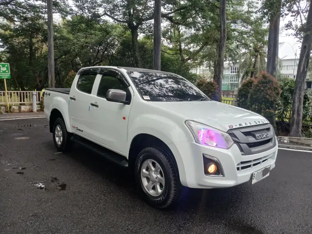 Isuzu Dmax 2.5 dobel cabin manual 4x4 plat B trwt jrng pake dmax d-max