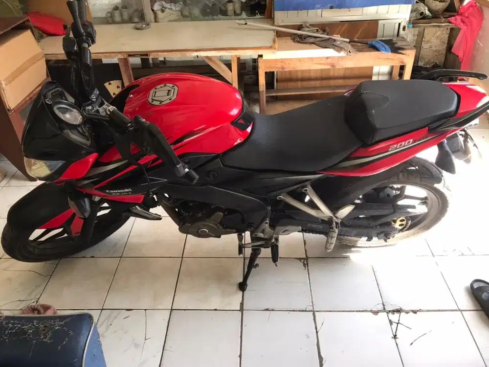 Bajaj Pulsar Kawasaki 200Ns