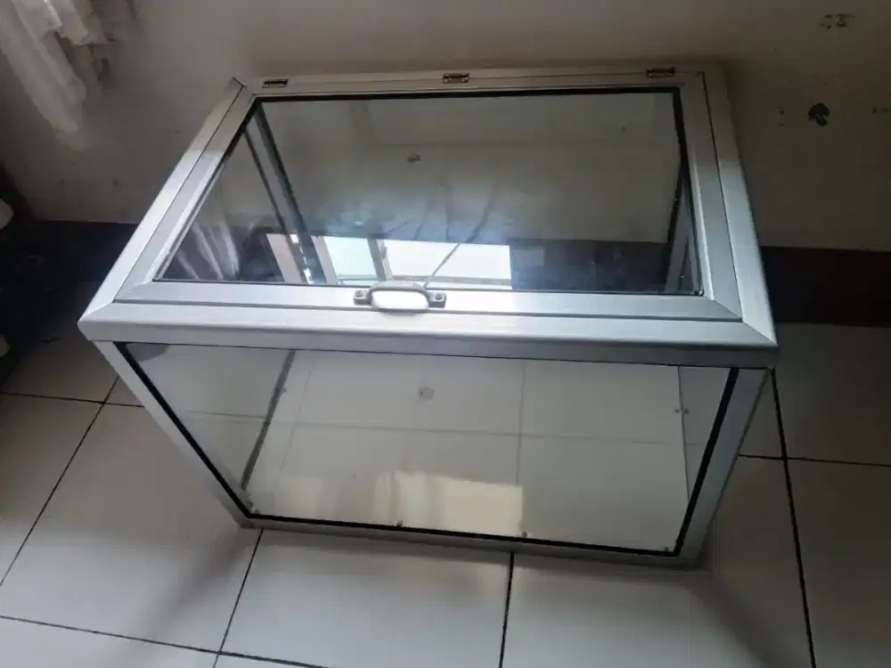 ETALASE KACA (P 70 L 50 T 50) GRATIS ONGKIR AREA PENJARINGAN