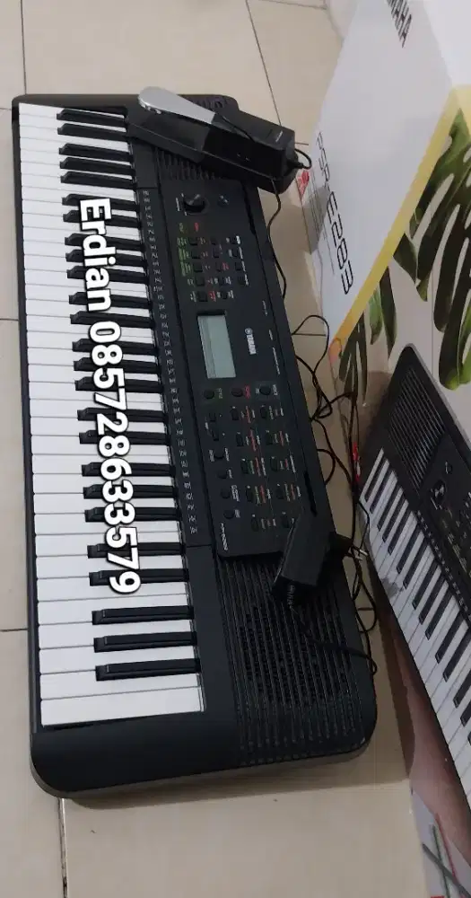 Piano keyboard Yamaha psr E283
