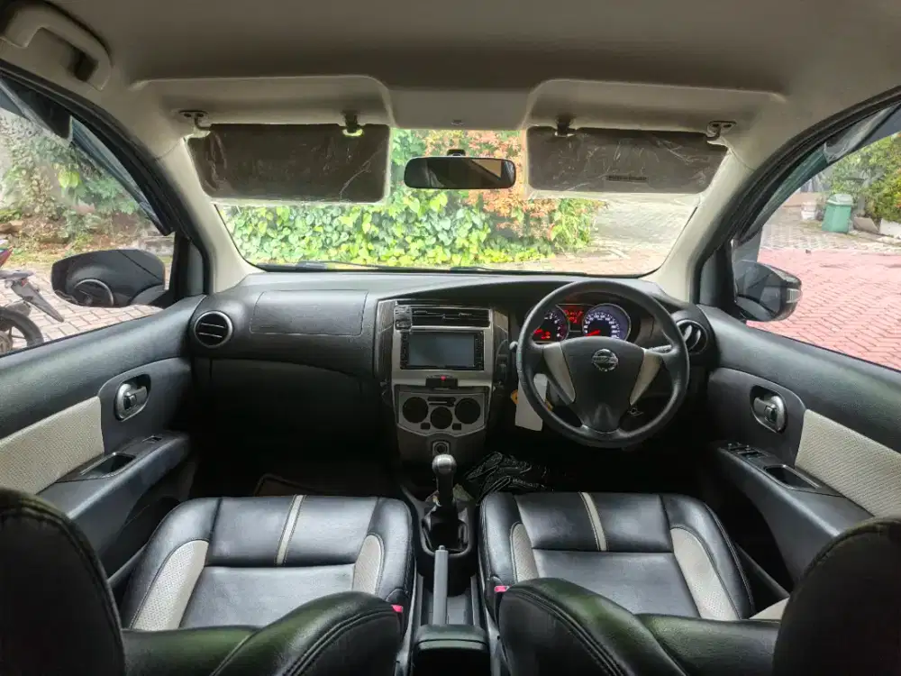 Over kredit Nissan grand livina 2017