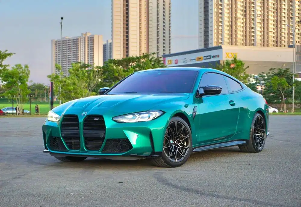 BMW M4 Competition Coupe S58 G82 2023 Hijau Langka Mulus Best Deal
