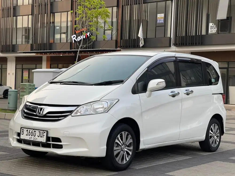 FREED PSD 2012 FACELIFT PUTIH PAJAK PANJANG TANGAN PERTAMA RAWATAN JOS