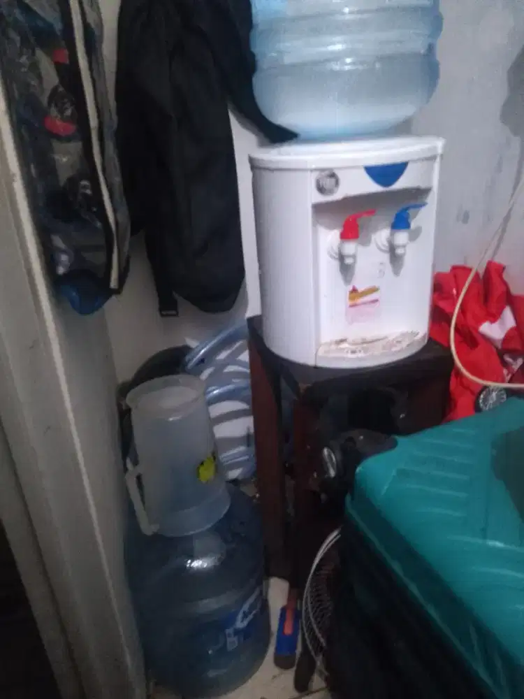 dispenser hot & air biasa + kaki kayu