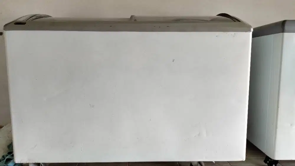 Dijual,freezer sleding