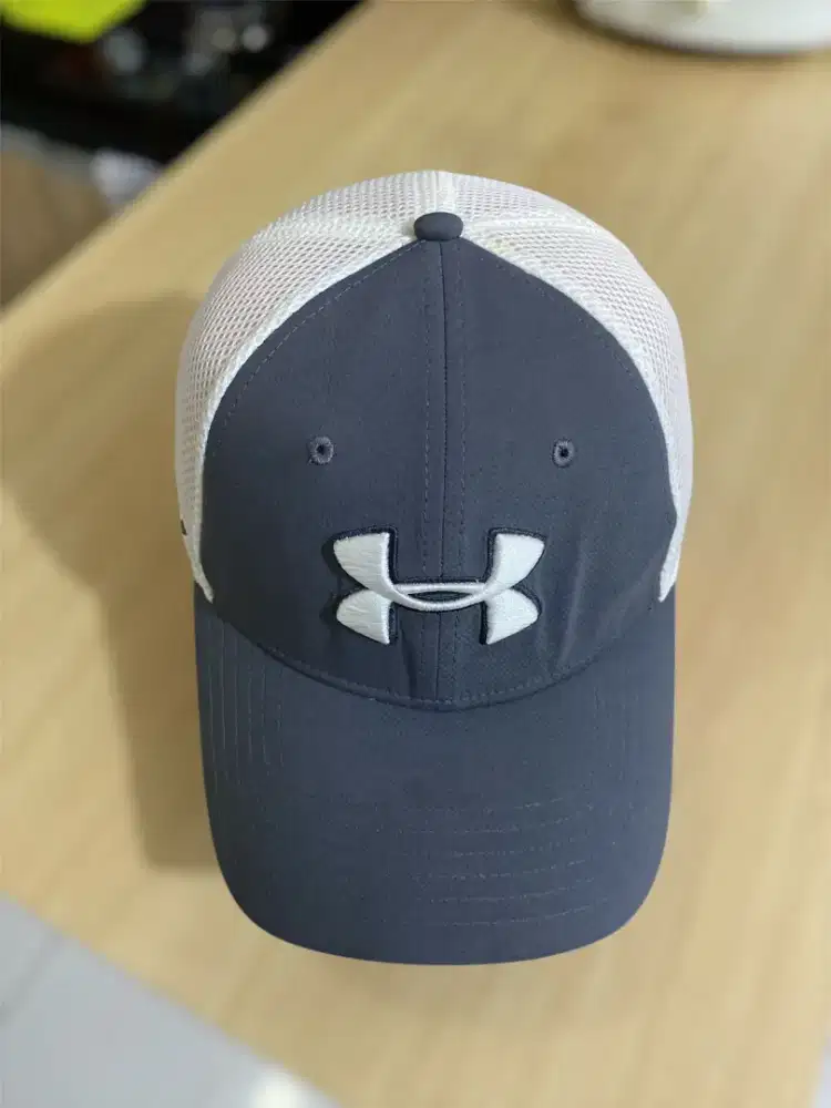 TOPI UNDER ARMOUR GOLF 2 WARNA