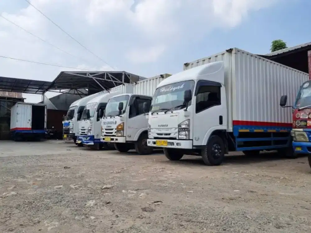 Lowongan Supir Logistik