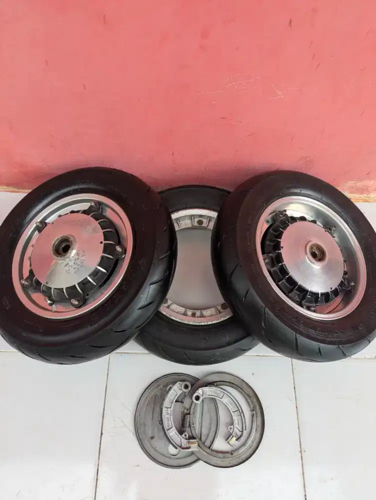 Velg dan ban vespa R10 set Upgrade
