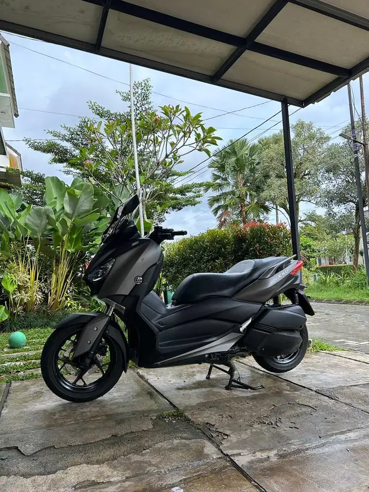Yamaha XMAX 2017 KM 2900 perak