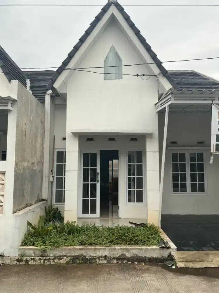 RUMAH SIAP HUNI 5 LANGKAH DARI MESJIF