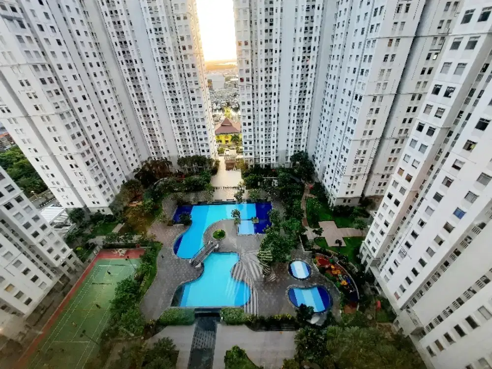 Dijual MURAH Apartment Greenbay 3BR, Hoek, view Sea and Pool -Jarang Ada!