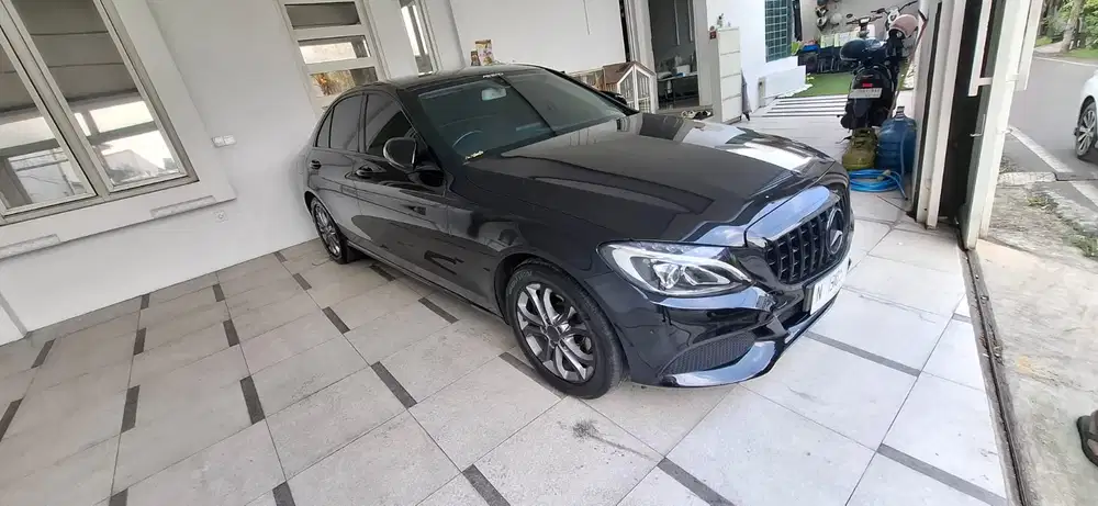 Mercedes-Benz C200 2015 Bensin