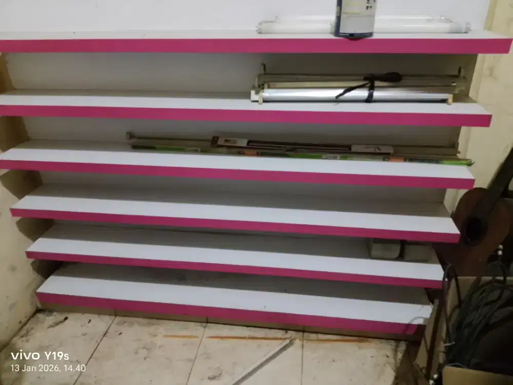 Dijual rak baju baby bekas buka toko