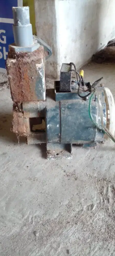 Dijual pompa air merk National bekas