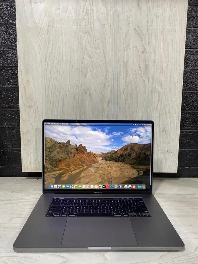 Macbook Pro 2019 Intel Core i9 16inc RAM 32gb SSD 1tb