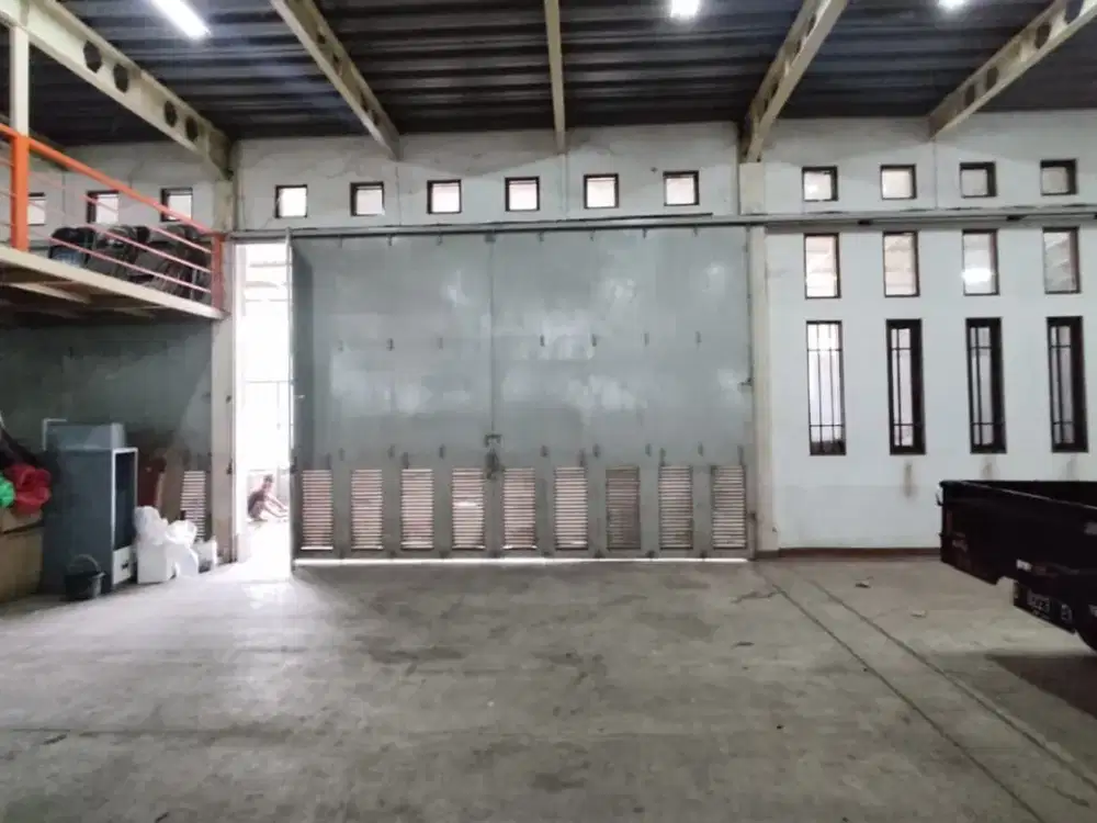 Dijual Gudang dan Rumah Tinggal Sayap Holis Bandung