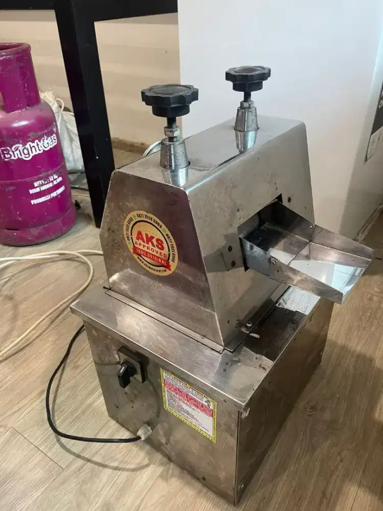 AKS CC300P
Mesin Giling Tebu,
Pemakaian Baru 2-3 Bulan
2.5 Juta