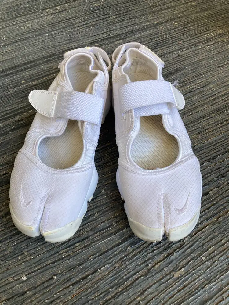 Nike Air Rift putih - preloved