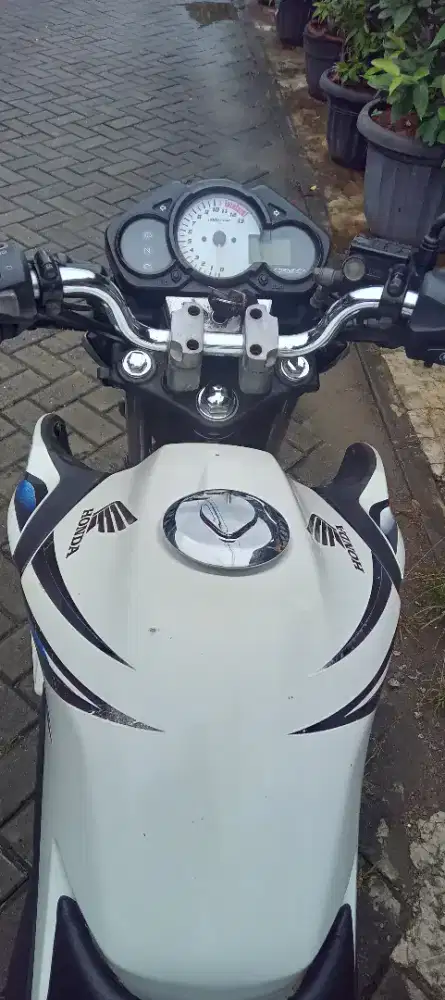 Dijual honda cb150r model tourong..siap jalan jauh