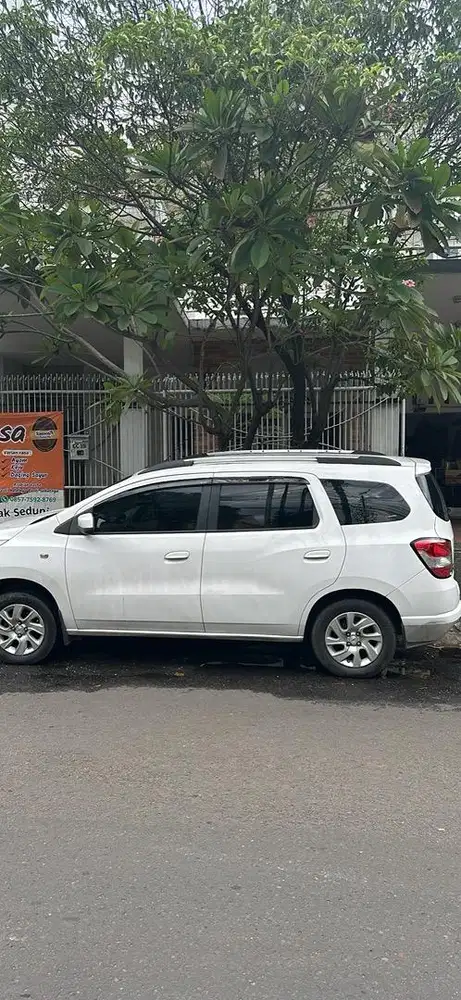 Chevrolet Spin 2014 Bensin