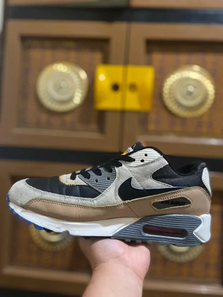 Dijual sepatu Nike Air Max 90 SE Original