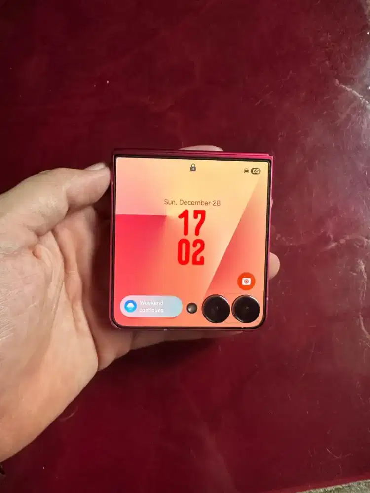 HP samsung flip z7 memori 512g kondisi masih gres blm kepakai